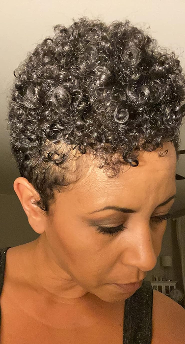 another reviewer showcasing short, glossy coils