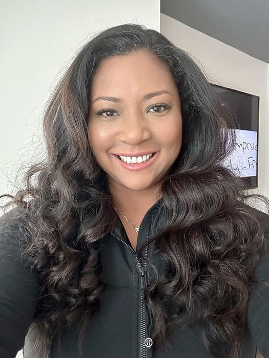 Another reviewer's hair curled after using the same curling headband.