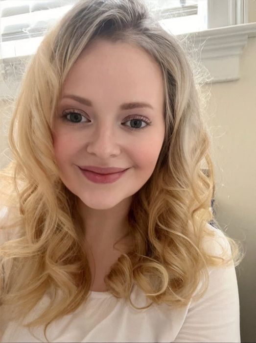 Another reviewer showcasing their bouncy curls.