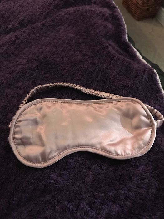 The mask in soft pink