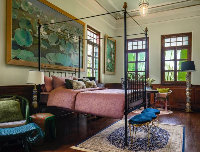 คฤหาสน์อายุ 119 ปี 'บ้านพระพิทักษ์ชินประชา' ได้ร่วมกับ Airbnb เปิดโอกาสให้นักท่องเที่ยวสามารถเข้าพักได้ 4 ท่านในช่วงเทศกาลสงกรานต์นี้