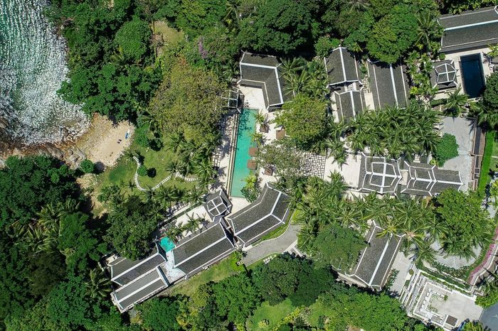 ภาพมุมสูงของ Villa Sawan วิลล่า 6 ห้องนอน ที่มาพร้อมกับความสุขครบครัน ทั้งหาดส่วนตัว สปา ยิม และโรงภาพยนตร์