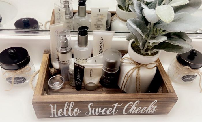 An image from another reviewer showing a shelf with the playful message 