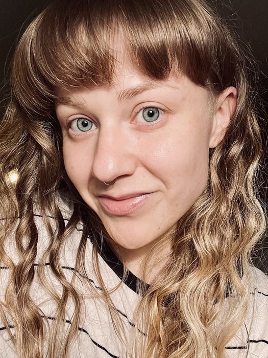 A review of how the oil affected the appearance of the user's skin.