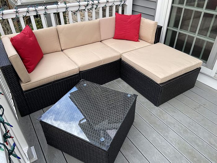 The outdoor sectional sofa set