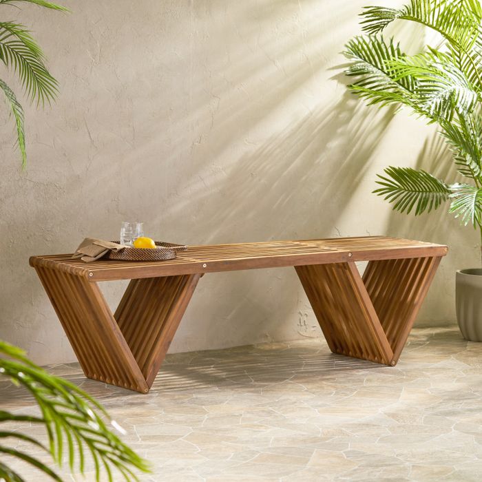 A photo of the bench.