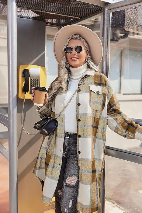 Model rocking the brown and white version of the set.