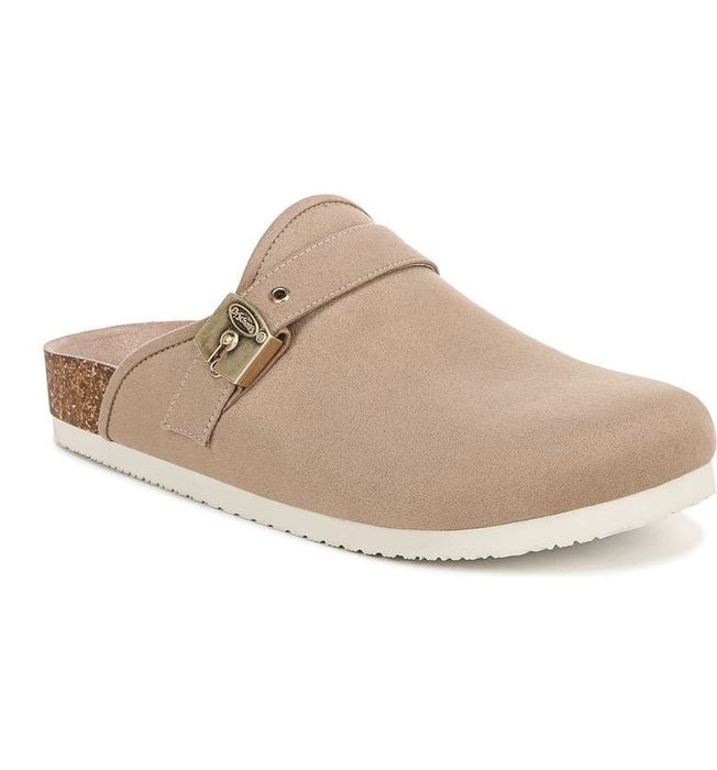 Clog in a soft taupe shade