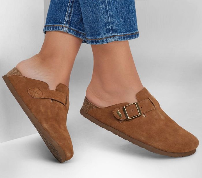 Clogs in Chestnut shade