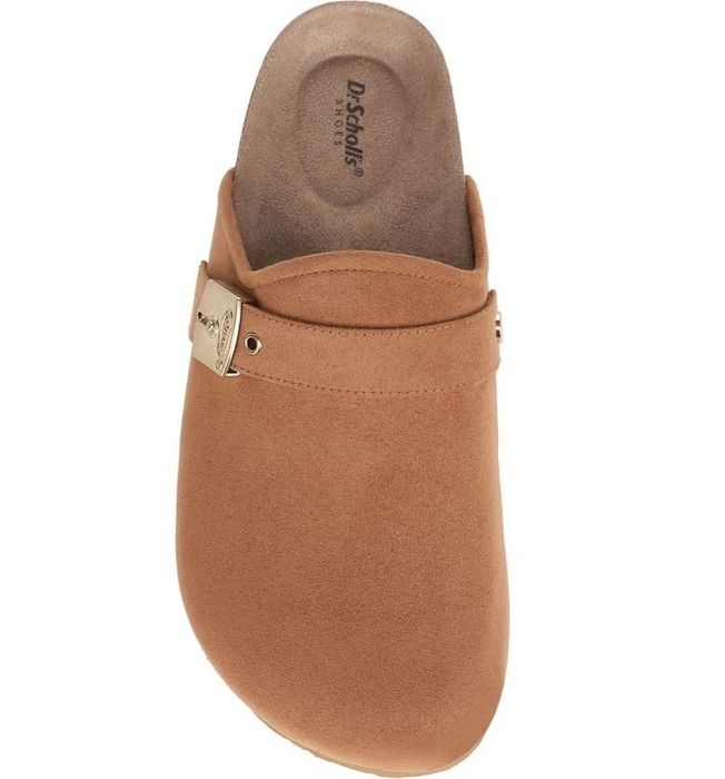 Shoe in a rich brown color