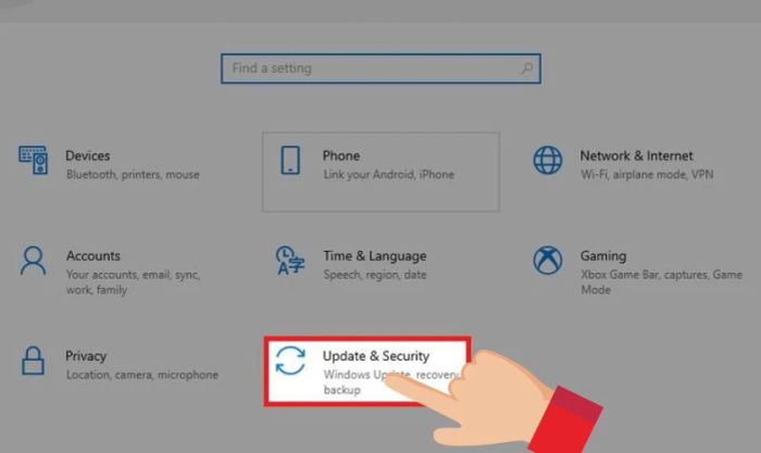 Kéo xuống và chọn mục Windows Update, tiếp theo là chọn vào Recovery