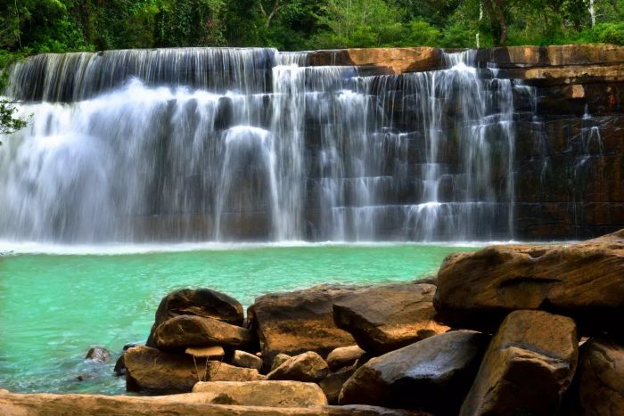 เขาค้อเป็นสถานที่ที่มีทะเลหมอกสวยงาม 360 องศา พร้อมจุดเช็กอินถึง 7 จุด ที่นักท่องเที่ยวสามารถสัมผัสบรรยากาศอันสุดฟินและทิวทัศน์ที่งดงามได้เต็มที่