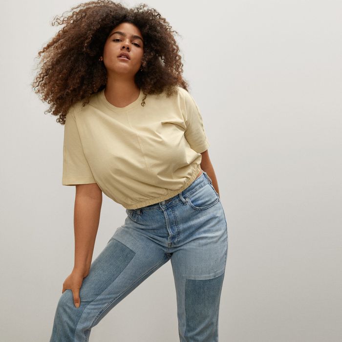 Model rocking the bubble tee