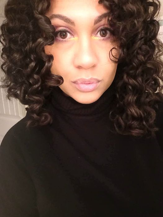 Reviewer with defined curls after using the rods
