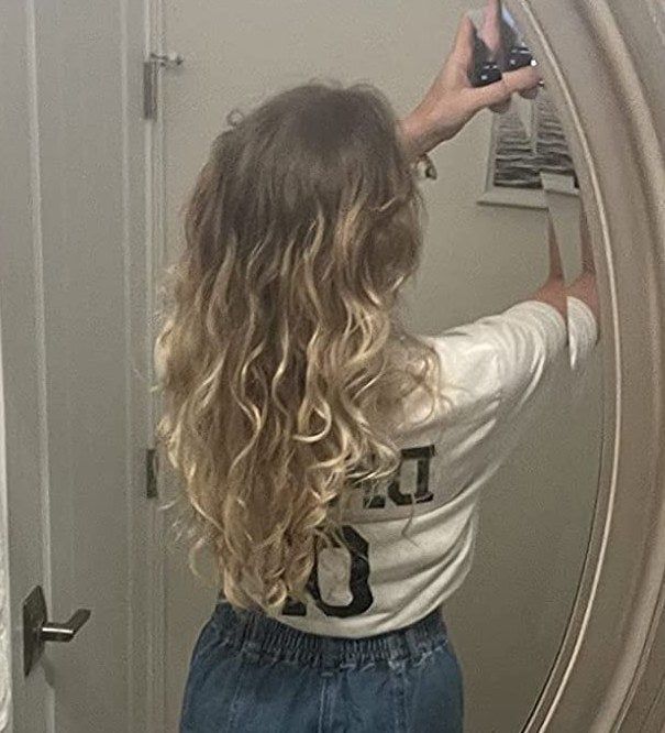 The reviewer's hair after using the dry shampoo