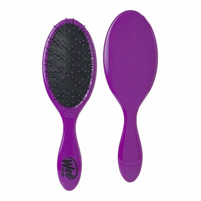 The detangling brush