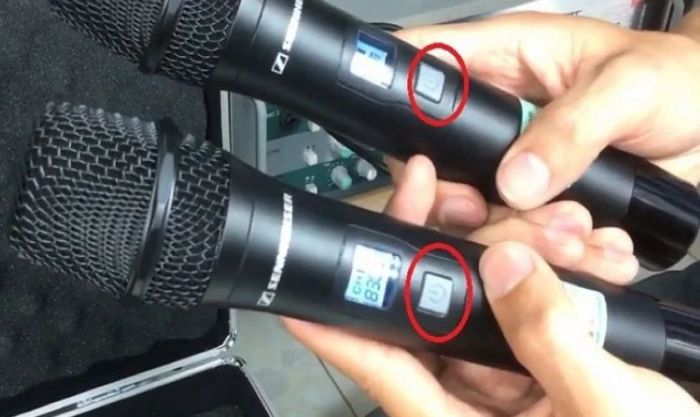 Cách kết nối micro không dây với loa Bluetooth Jbl