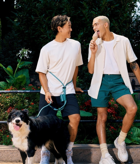 a model wearing the magic link leash around their waist