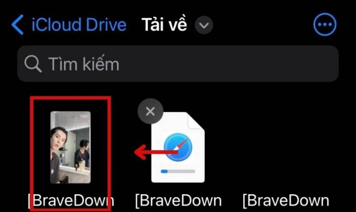 Video tải về sẽ xuất hiện trong mục tải về của điện thoại