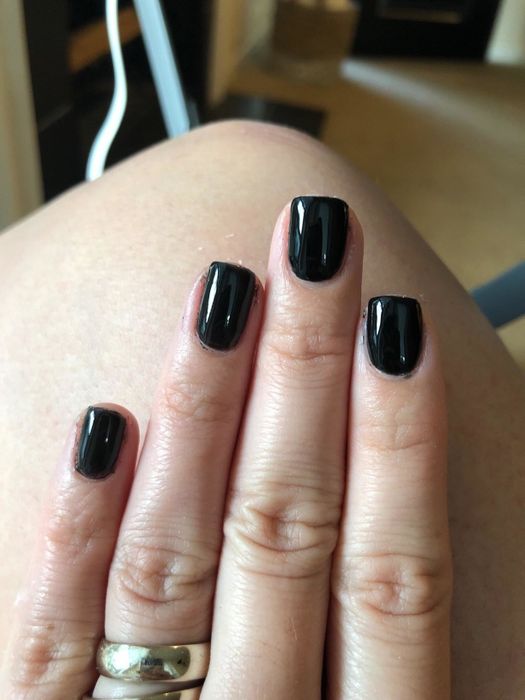 A stunning black gel manicure