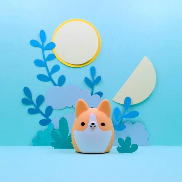 A small corgi-shaped light