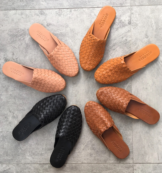 Four different colored pairs of slides arranged in a circle