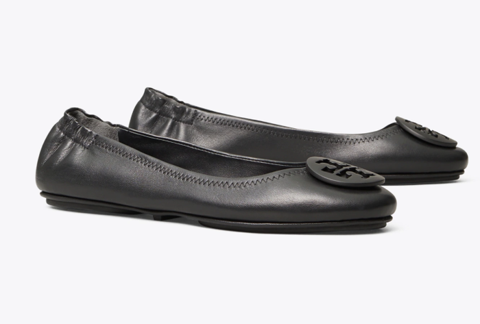 The black ballet flats