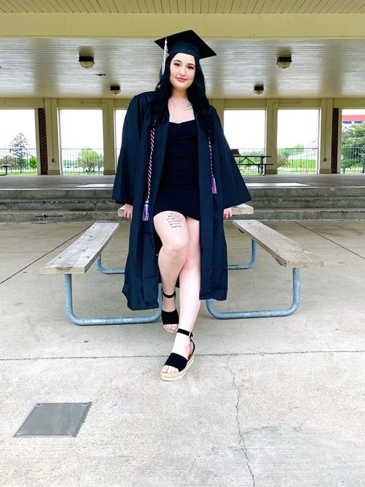 a reviewer rocking the espadrilles in black