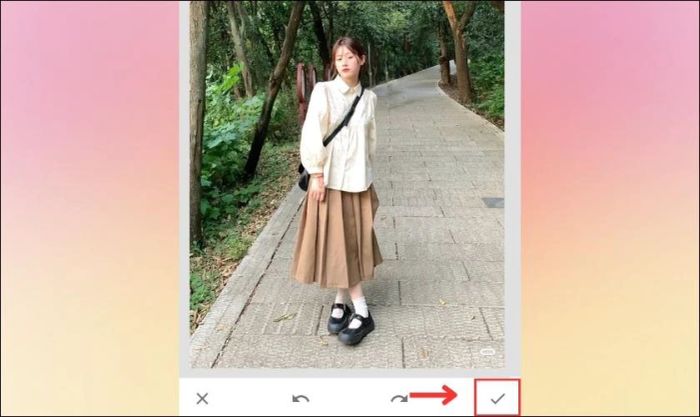 Nhấn vào dấu tích ở góc dưới màn hình để tiếp tục.