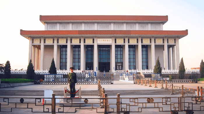 Explore the Mausoleum of Chairman Mao Zedong