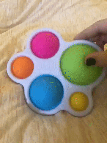 A video from a reviewer showing the popping toy in action