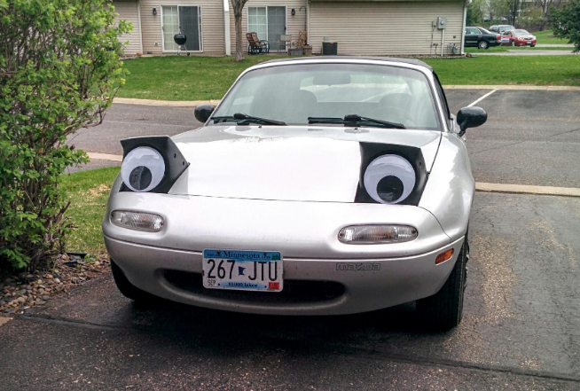 the googly eyes placed on a reviewer's car