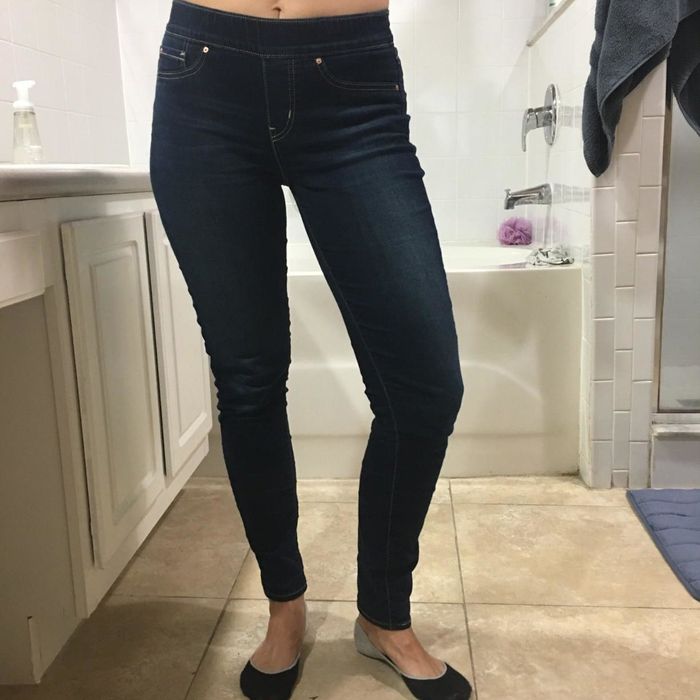 Amazon reviewer styling the Levi Strauss and Co Totally Shaping Jeans