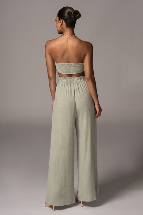 back view of the same model in the linen set