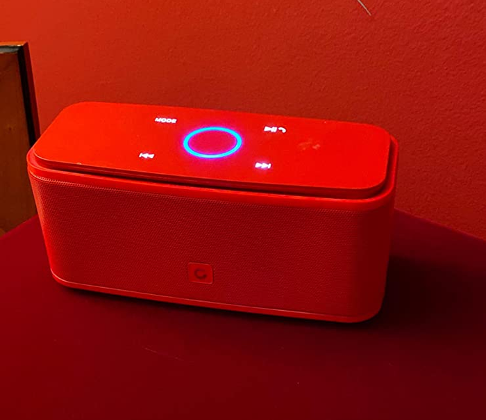 a review photo of the speaker in red