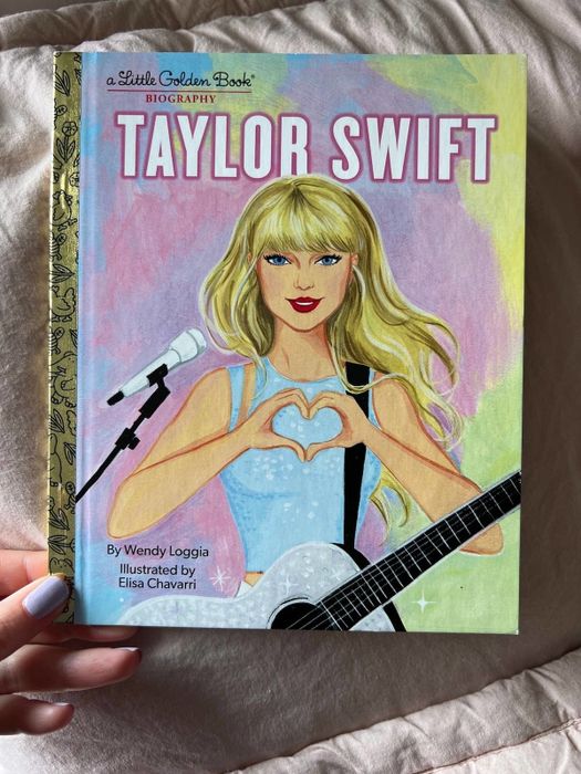 The cover of the Taylor Swift Little Golden Book.