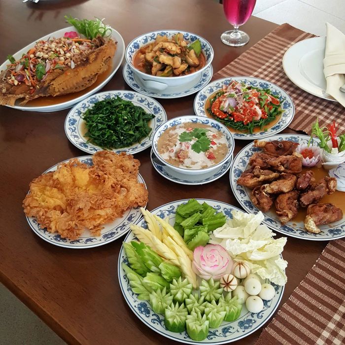 อาหารของห้องอาหารเรือนธารา