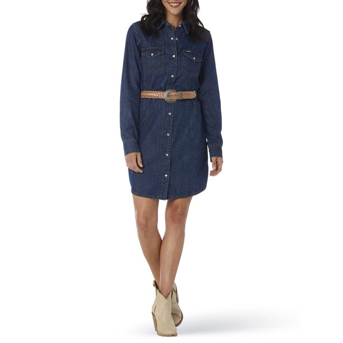 a model wearing the blue denim dress