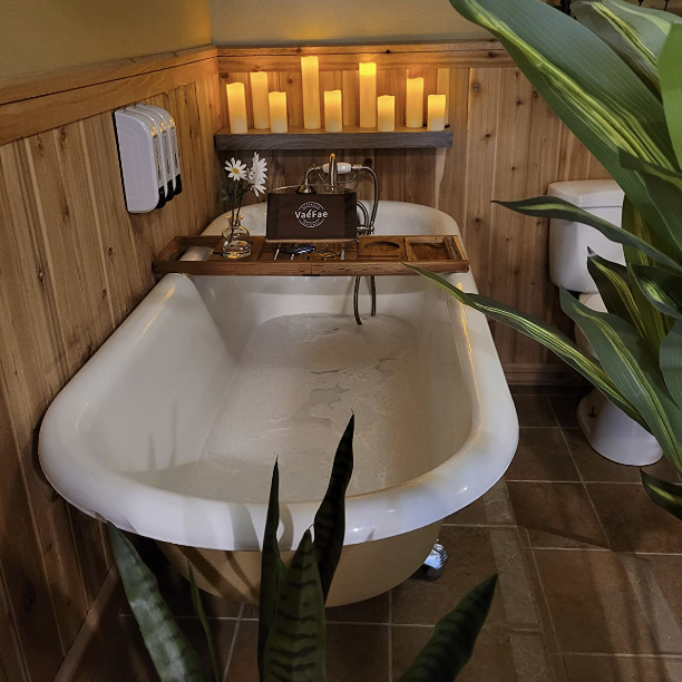 Another reviewer’s clawfoot tub, with the caddy placed on top for a touch of luxury.