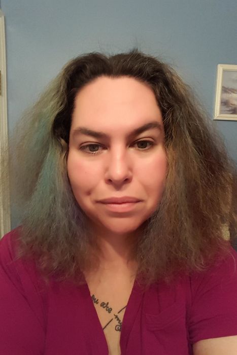 Before applying the hair mask, the reviewer's hair