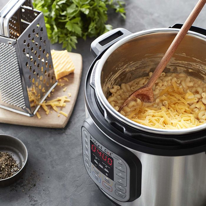 Instant Pot preparing a delicious mac and cheese.