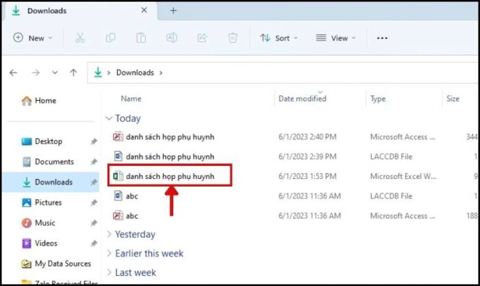 Chọn trường dữ liệu muốn chèn vào thư 