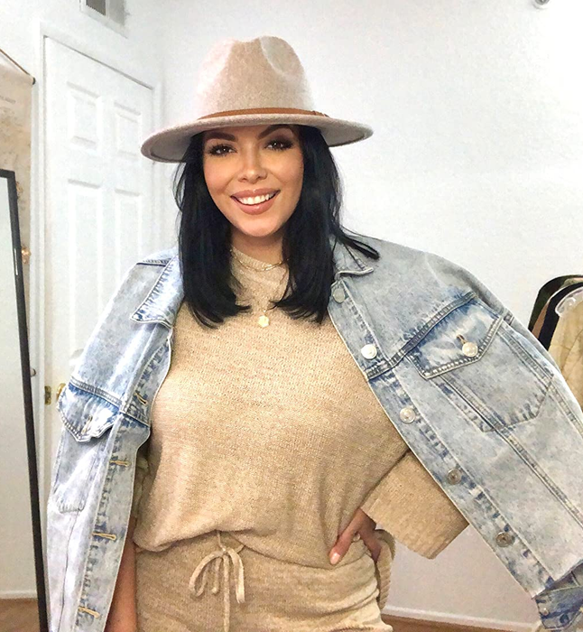 A reviewer is spotted wearing the set in a tan color.