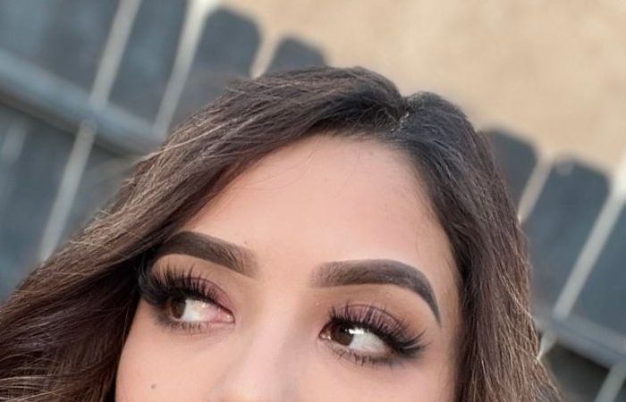 A close-up of a reviewer's magnetic eyelashes.