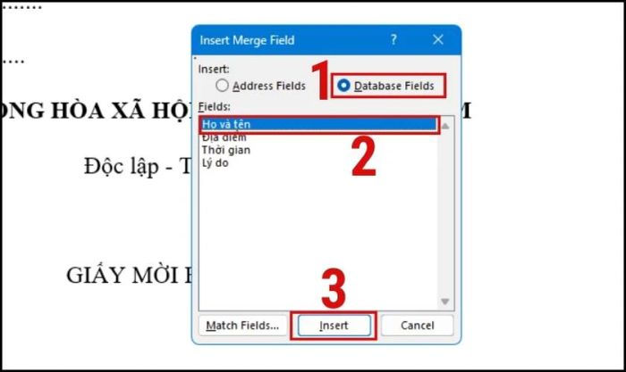 Nhập file danh sách bạn đã tạo thủ công vào bảng để tiếp tục trộn thư trong Word.