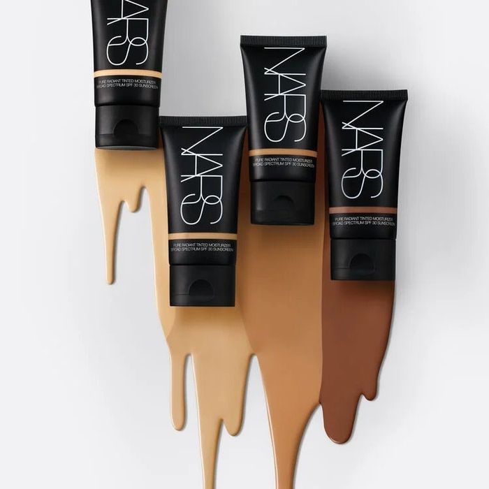 product photo of tinted moisturizers with a dripping effect to highlight the texture
