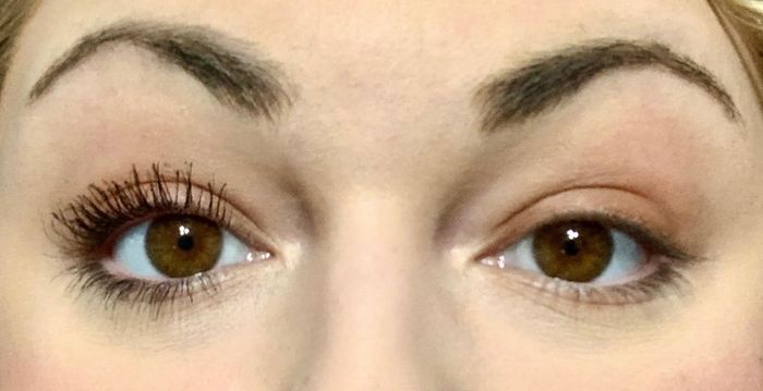 Customer wearing the mascara on one eye