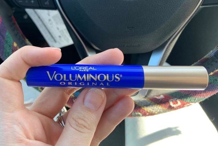 Customer showcasing the mascara