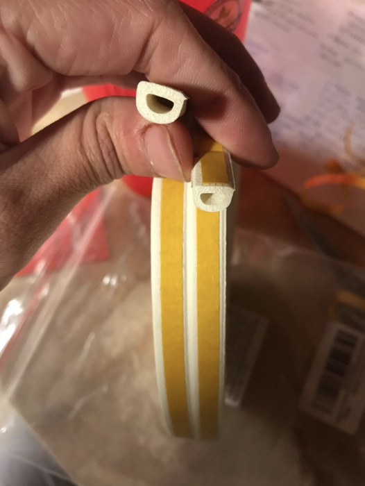 Another reviewer provides a close-up of the insulation on the soundproofing strip.