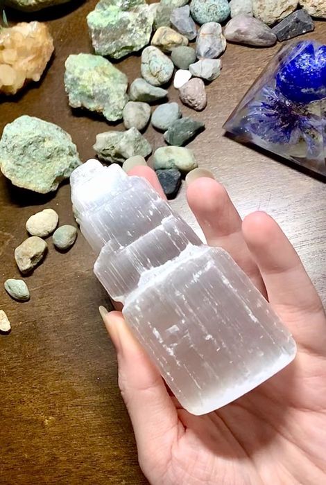 A five-tiered crystal resembling a towering skyscraper.